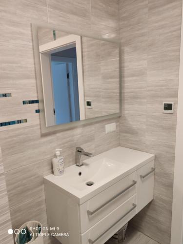 Apartament Szafir w budynku basenowym Morska Klifowa Rewalにあるバスルーム