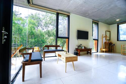 Cornerstone Bed & Breakfastにあるテレビまたはエンターテインメントセンター
