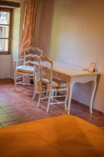 Ruang duduk di Le Vieux Moulin de Jouques