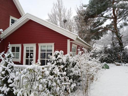 Toms Stuga Schwedenhäuschen im Winter