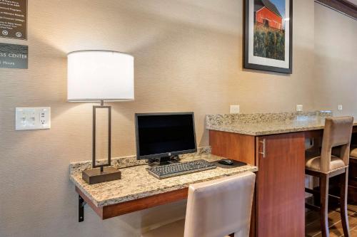 Gallery image of Comfort Inn La Porte in LaPorte