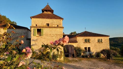 Gallery image of MANOIR Le Moulinal47 - vue panoramique in Courbiac