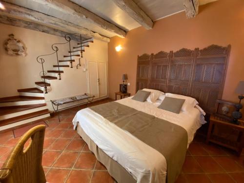 Postel nebo postele na pokoji v ubytování B&B Maison des Etoiles Chambre d'hôtes Adult Only