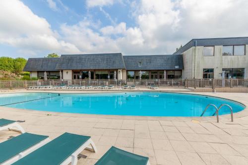 Πισίνα στο ή κοντά στο Village Pierre & Vacances Normandy Garden