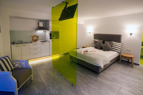 Gallery image of Kapahi Seaview Hotel Apartments in Potos