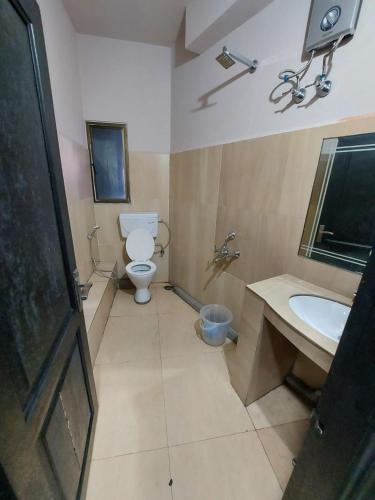 Bathroom sa Hotel Chhungte International