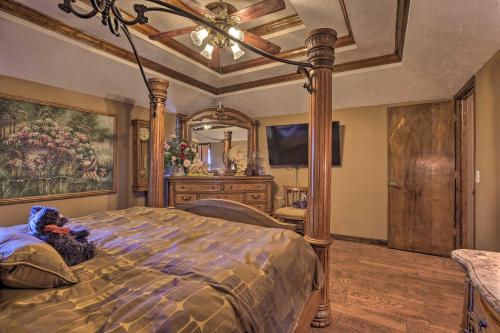 Säng eller sängar i ett rum på Family-Friendly Omaha Oasis about 10 Mi to Dtwn!