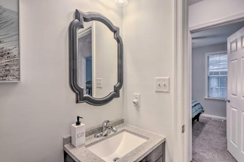 Ένα μπάνιο στο Dog-Friendly Getaway 9 Mi to Ocean City Beach!
