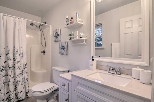 Ένα μπάνιο στο Dog-Friendly Getaway 9 Mi to Ocean City Beach!