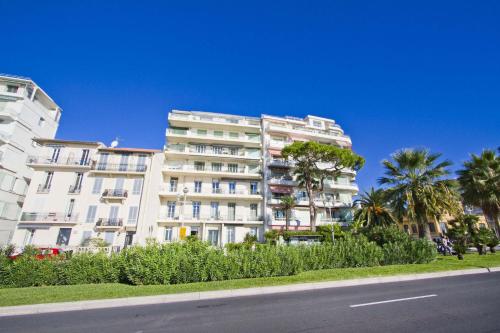 Holiday Vigie Promenade