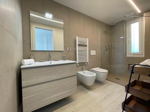 Phòng tắm tại Casa Irene terrazza vista mare e garage