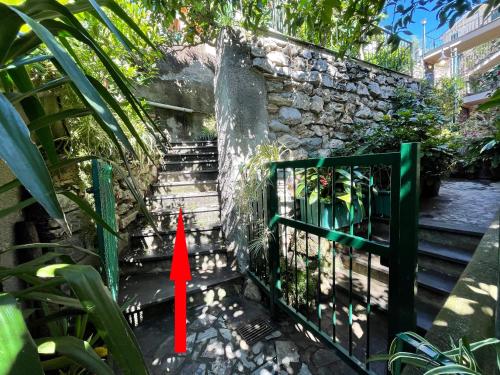 Κήπος έξω από το Casa Irene terrazza vista mare e garage