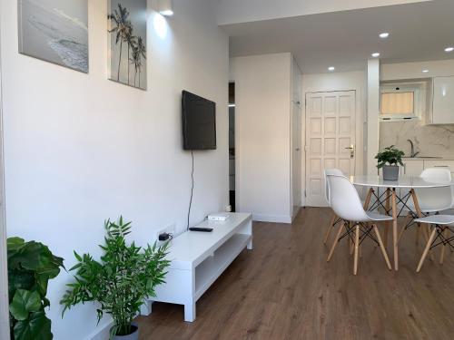 FANTASTIC APARTMENT. LOS CRISTIANOS. FREE WIFI.