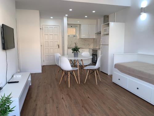 FANTASTIC APARTMENT. LOS CRISTIANOS. FREE WIFI.