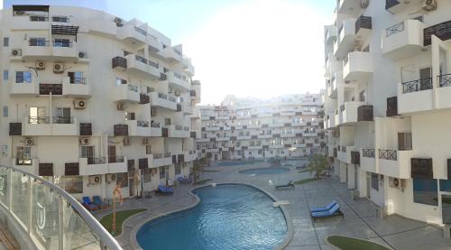 Piscina a Houras 2022 o a prop