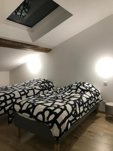 Postel nebo postele na pokoji v ubytování Superbe Appartement en Duplex - 4/6 Pers - 1er Etage - Blainville sur l'Eau