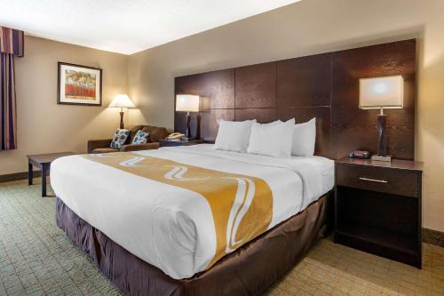 Ένα ή περισσότερα κρεβάτια σε δωμάτιο στο Quality Inn & Suites Escanaba North