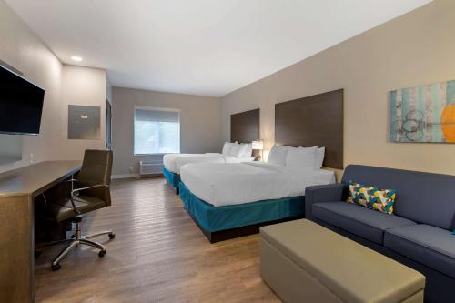 Katil atau katil-katil dalam bilik di MainStay Suites Cincinnati University - Uptown