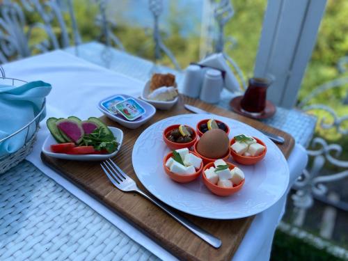 Makanan di atau berdekatan hotel