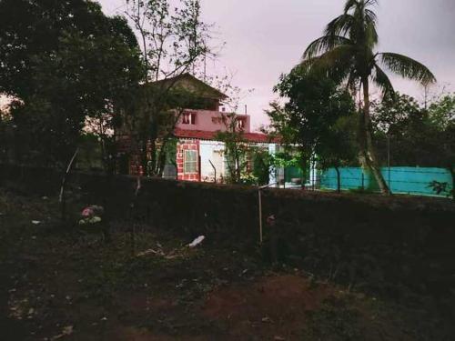Ein Garten an der Unterkunft Weekend Villa at Nature's Lap (Malshej Ghat)