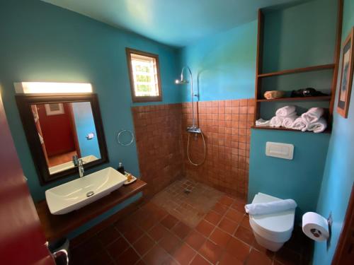 Ванна кімната в Cana Suc