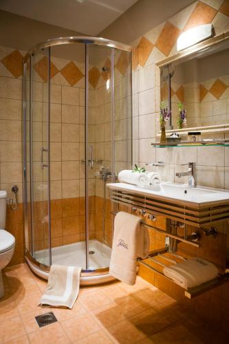 Gallery image of Villa Teresa Luxury Suites in Limenas