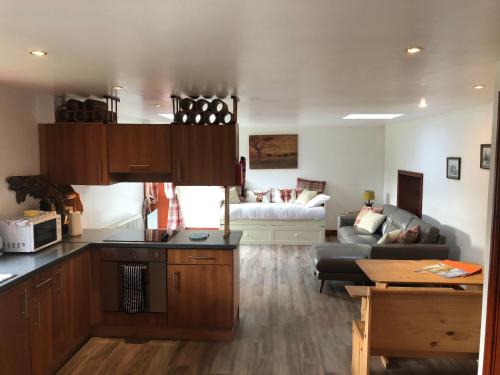 Dapur atau dapur kecil di Maberry Cottage