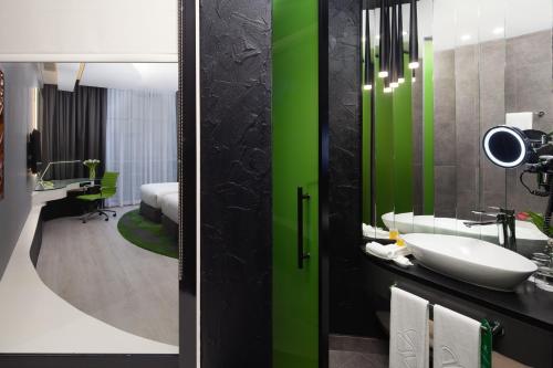 Koupelna v ubytování Al Khoory Sky Garden Hotel