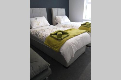 A bed or beds in a room at Are you looking for a big piece of heaven?