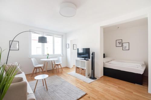 Modern, bright Studio -close to the center in a quiet area