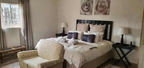 Letto o letti in una camera di Drakensberg Bush Lodge and Backpackers