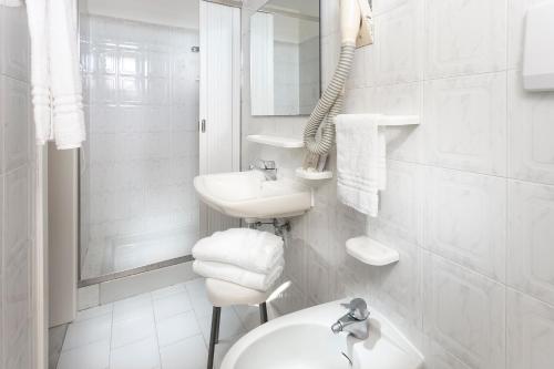 Koupelna v ubytování HOTEL ZANARINI in CENTRO a Riccione