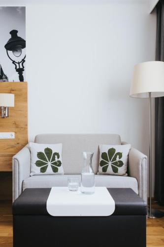 Гостиная зона в Parks 73 The Townhouse Hotel