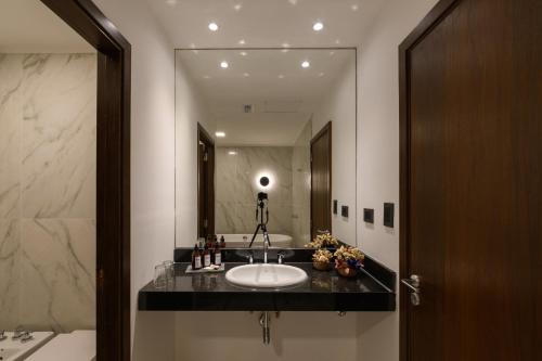 Ванная комната в MAE Singular Hotel