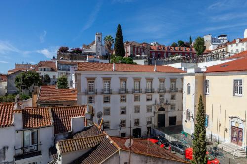 Alfama Stunning River and Historic City Views 2Bedrooms & 2Bathrooms AC Balcony 18th Century Building