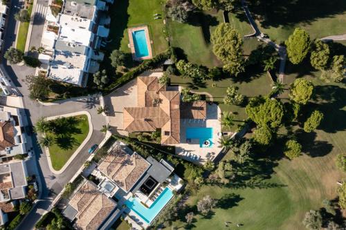 Fotografie z fotogalerie ubytování Unique *HIDDEN GEM* Villa - GOLFERS PARADISE ALOHA v destinaci Marbella