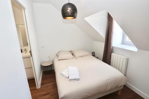 Postel nebo postele na pokoji v ubytování Napoléon Gare 8 T2 Dernier Etage ByLocly