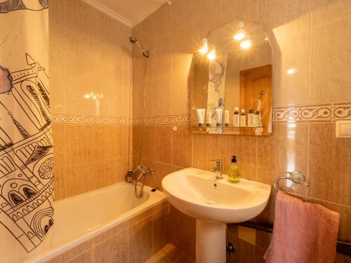 Ένα μπάνιο στο Casa Agapay