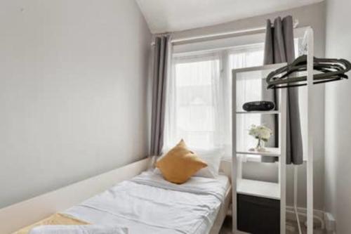 Beautiful Four Bedroom Home With Garden