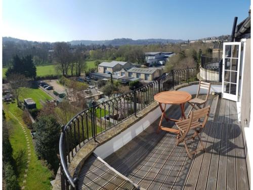 Pass the Keys Large maisonette with wonderful views of Bath city