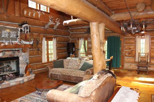 Dream Catcher Log Cabin – Photos 3