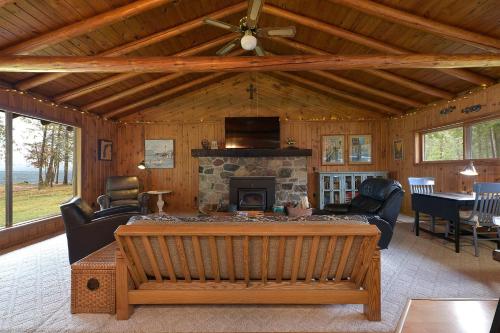 Cedar Cabin on the Bay – Photos 5