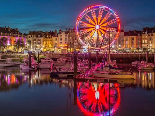 Le famillial , 2 chambres doubles lits faits et serviettes de toilette fournies Avec parking PRIVE 1 VOITURE, NETFLIX, DISNEY PLUS DISPONIBLE