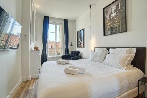 Superbe 3 pièces refait à neuf classé 4 étoiles avec ascenseur et balcon à pied de la plage et du palais des festivals photo 2