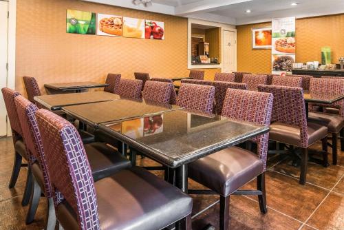 Quality Inn Rutlandにあるシーティングエリア