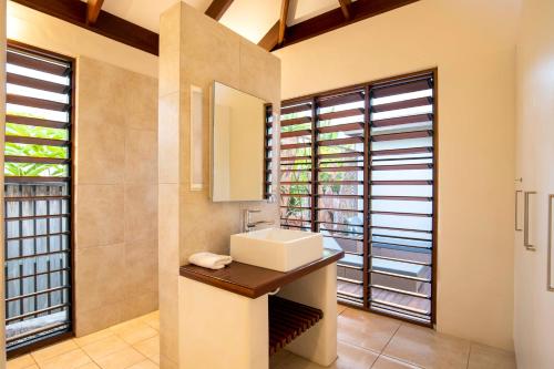 Kylpyhuone majoituspaikassa Indah Port Douglas