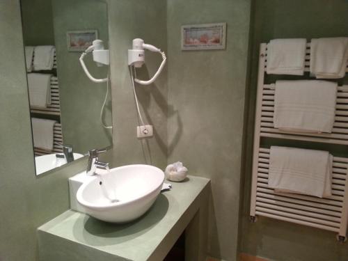 Koupelna v ubytování B&B Corte Frisonai