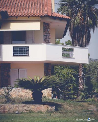 Το κτήριο όπου στεγάζεται  το διαμέρισμα
