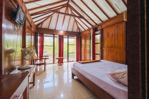 Gallery image of Hotel dan Gazebo Pinggir Kali Prigen Mitra RedDoorz in Pasuruan