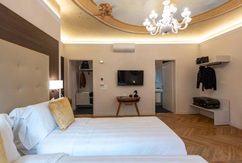 Kairos by Florence Art Apartments photo 123